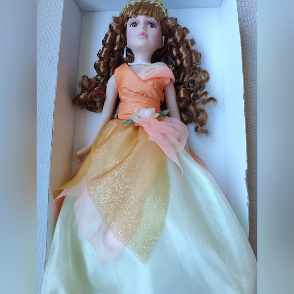 Beautiful porcelain doll 15" - Picture 2 of 5